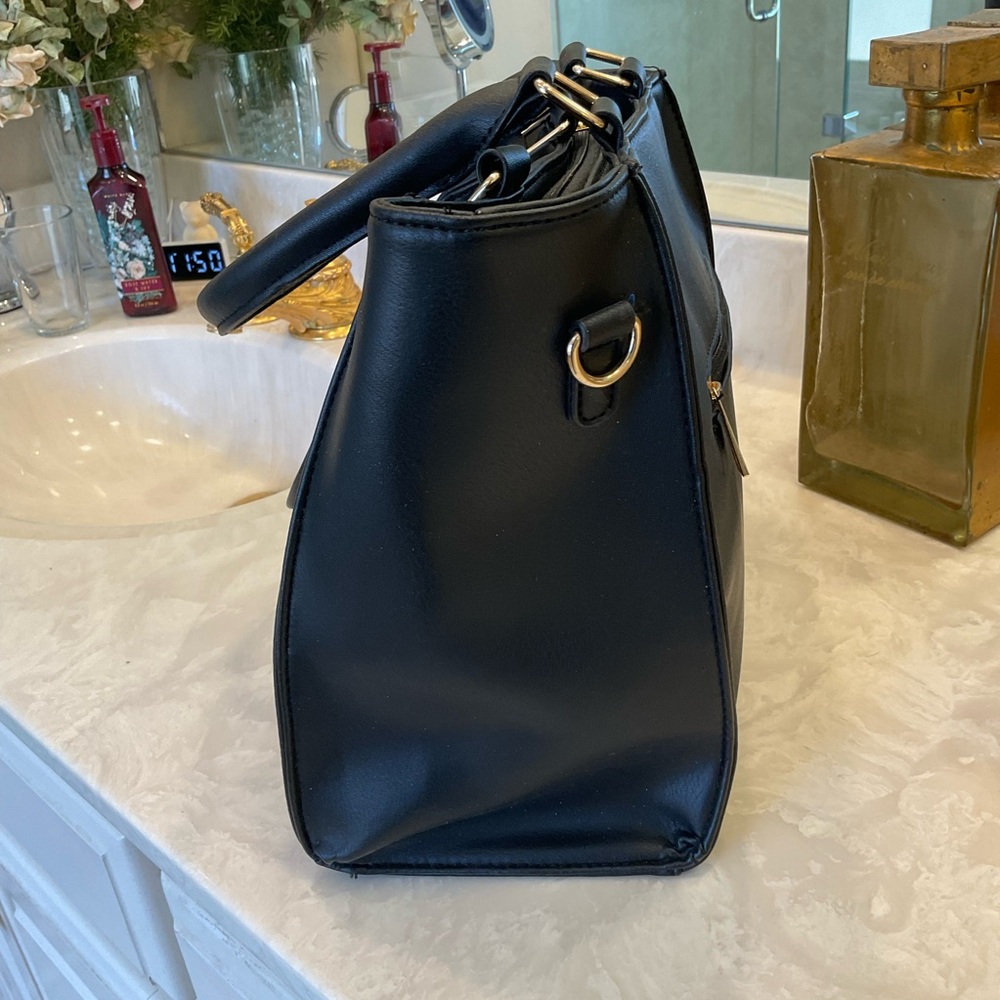 FREE with purchase of any other of my items: Purse, black, faux leather. - Picture 6 of 9